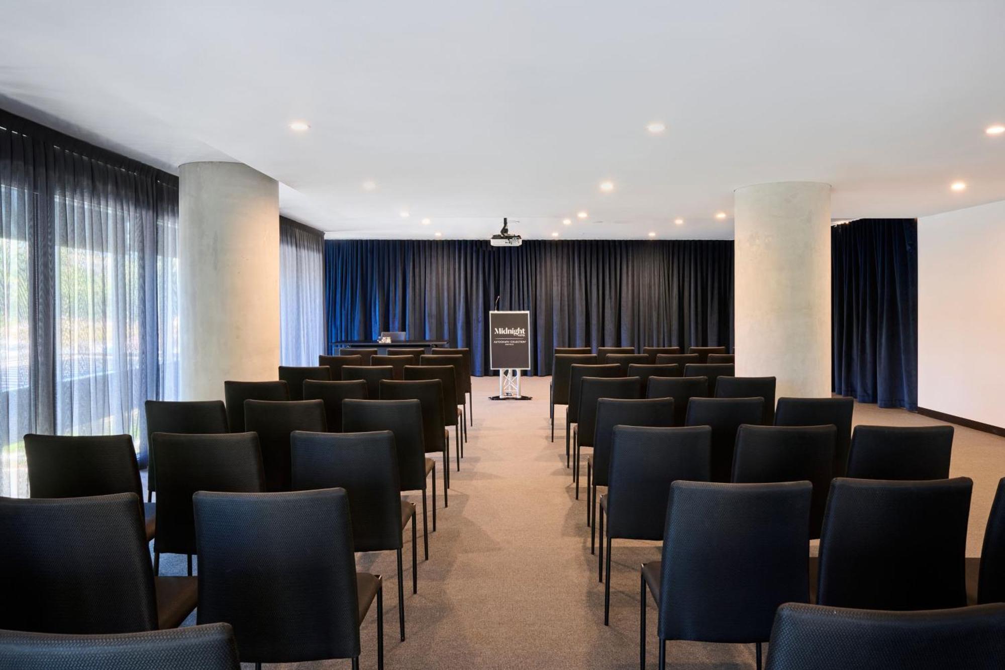 Midnight Hotel, Autograph Collection Canberra Exterior photo The Auditorium