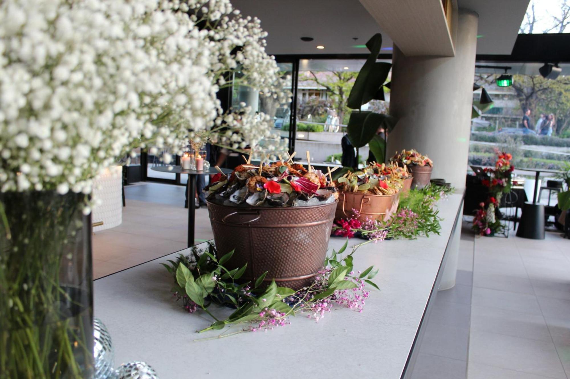 Midnight Hotel, Autograph Collection Canberra Exterior photo Flower arrangement at the entrance of the hotel
