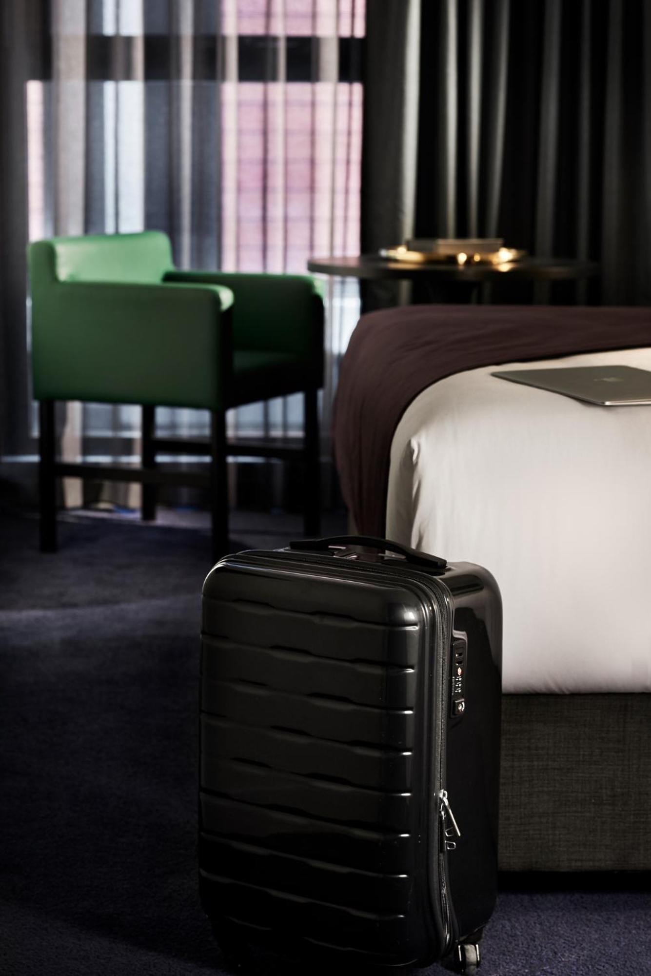 Midnight Hotel, Autograph Collection Canberra Exterior photo A suitcase